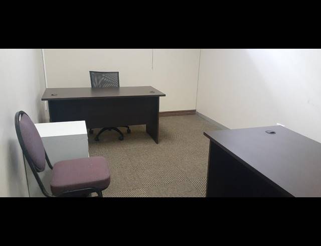 19M² OFFICE TO LET IN RANDJESPARK